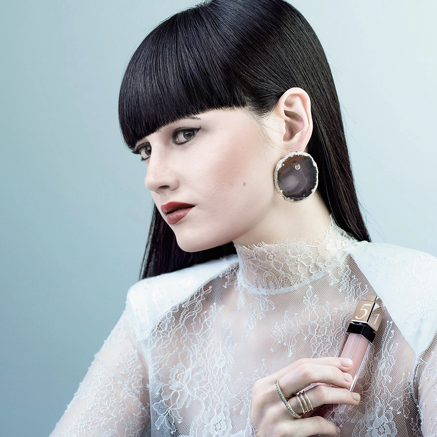 asian-beauty-green-eyes-lipstick-white-dress-lingerie-barbie-style